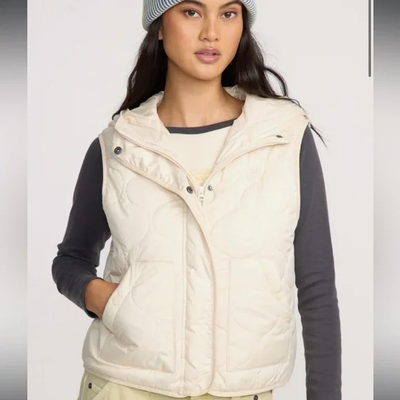 Billabong Ciff Quilted Vest - NWT - Picture 2 of 9